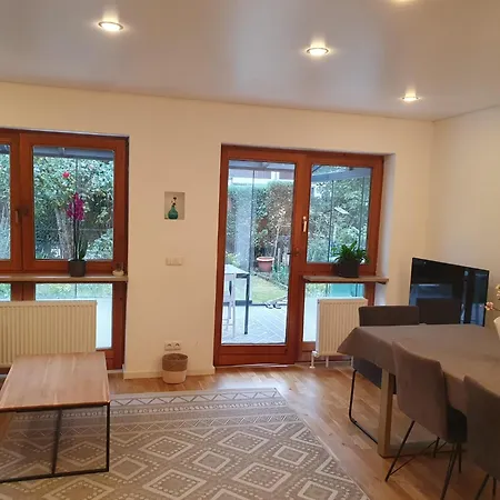 Apartamento 80m2 Ruhige 3 Duplexwohnung Mit Zwei Baeder Und Schoenem Garten