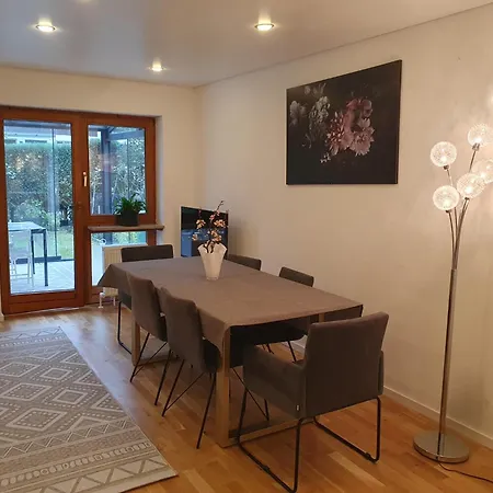 80m2 Ruhige 3 Duplexwohnung Mit Zwei Baeder Und Schoenem Garten Apartamento Munique