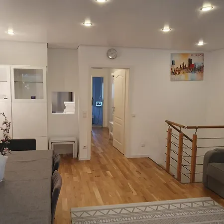 Apartamento 80m2 Ruhige 3 Duplexwohnung Mit Zwei Baeder Und Schoenem Garten Múnich