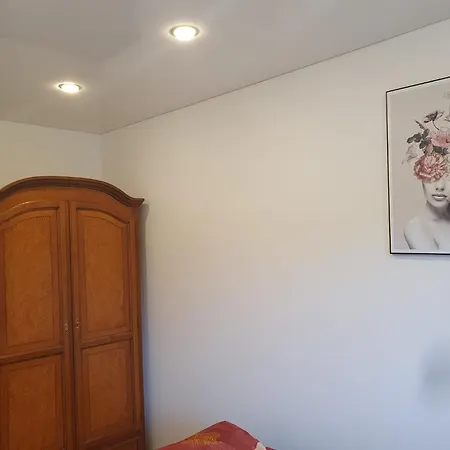 Ruhige 80 M2 Duplexwohnung Mit Garten, 2 Baedern Und Parkplatz Nahe Innenstadt * Monaco di Baviera