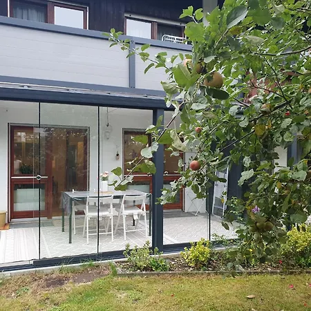 Ruhige 80 M2 Duplexwohnung Mit Garten, 2 Baedern Und Parkplatz Nahe Innenstadt Appartamento