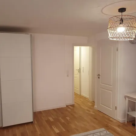 80m2 Ruhige 3 Duplexwohnung Mit Zwei Baeder Und Schoenem Garten * 뮌헨